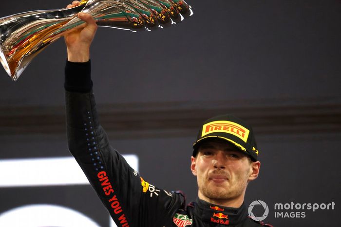 Podio: campeón de pilotos de 2021, Max Verstappen, Red Bull Racing