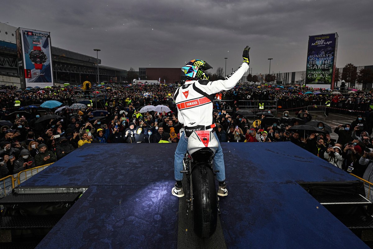 Valentino Rossi en el EICMA en Milán