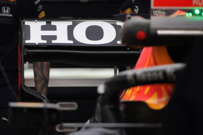 Detalle del alerón trasero del Red Bull Racing RB16B