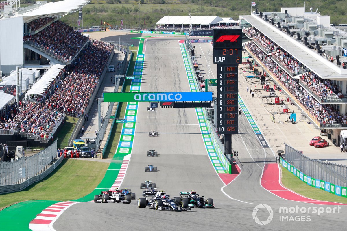 Pierre Gasly, AlphaTauri AT02, Valtteri Bottas, Mercedes W12, and Antonio Giovinazzi, Alfa Romeo Racing C41
