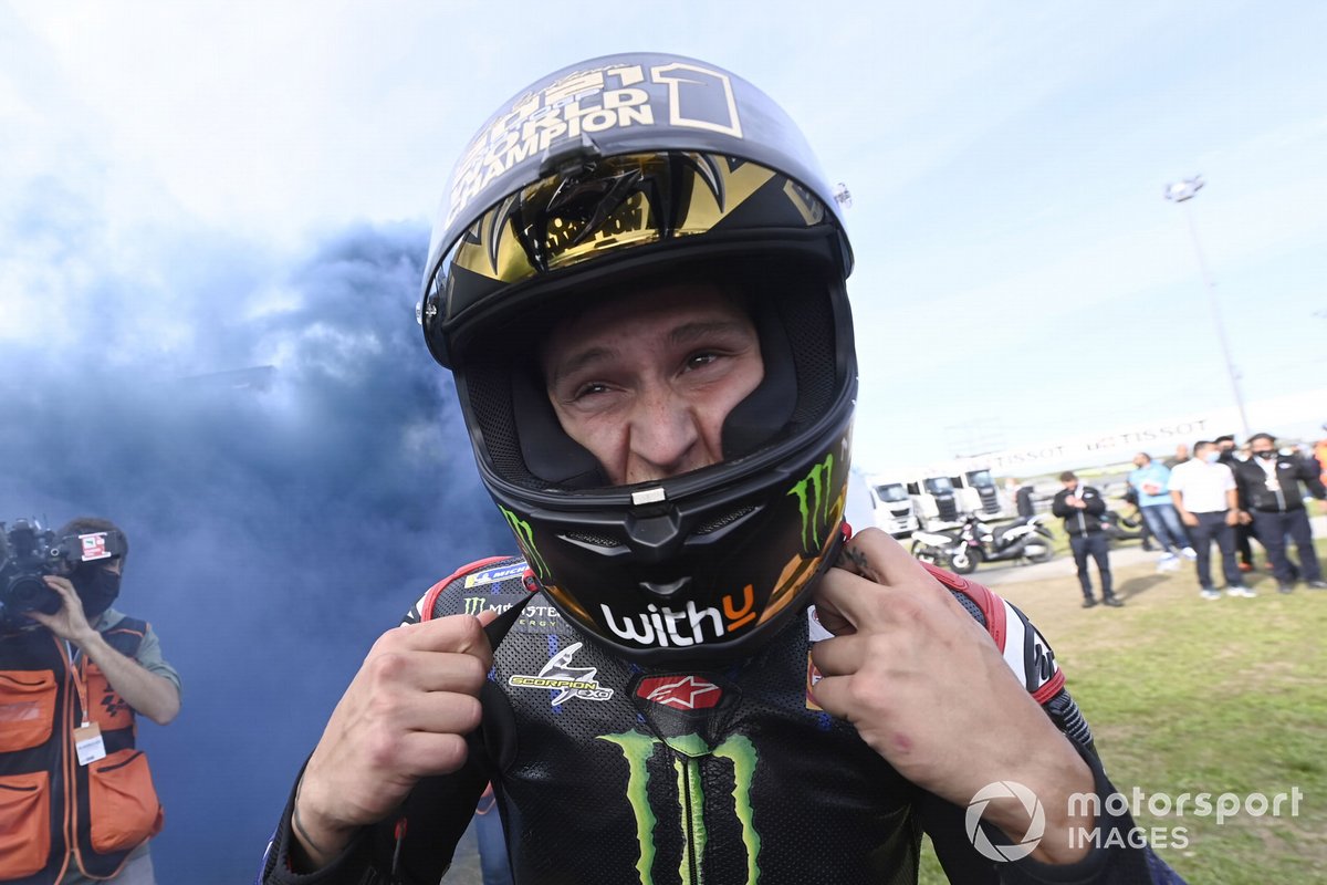El Campeón del Mundo Fabio Quartararo, Yamaha Factory Racing celebra