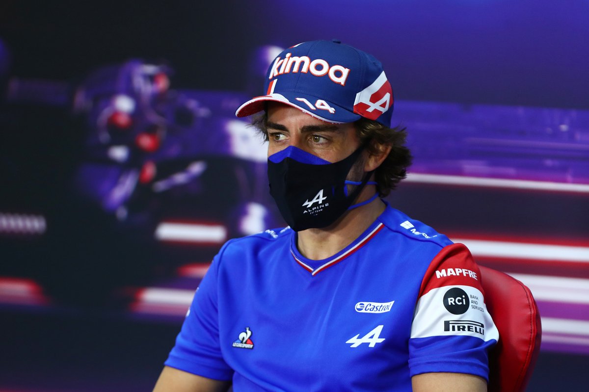 Fernando Alonso, Alpine F1, en la conferencia de prensa