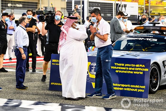 Sheikh Abdullah bin Hamad bin Isa Al Khalifa, y Michael Masi, director de carrera de la FIA