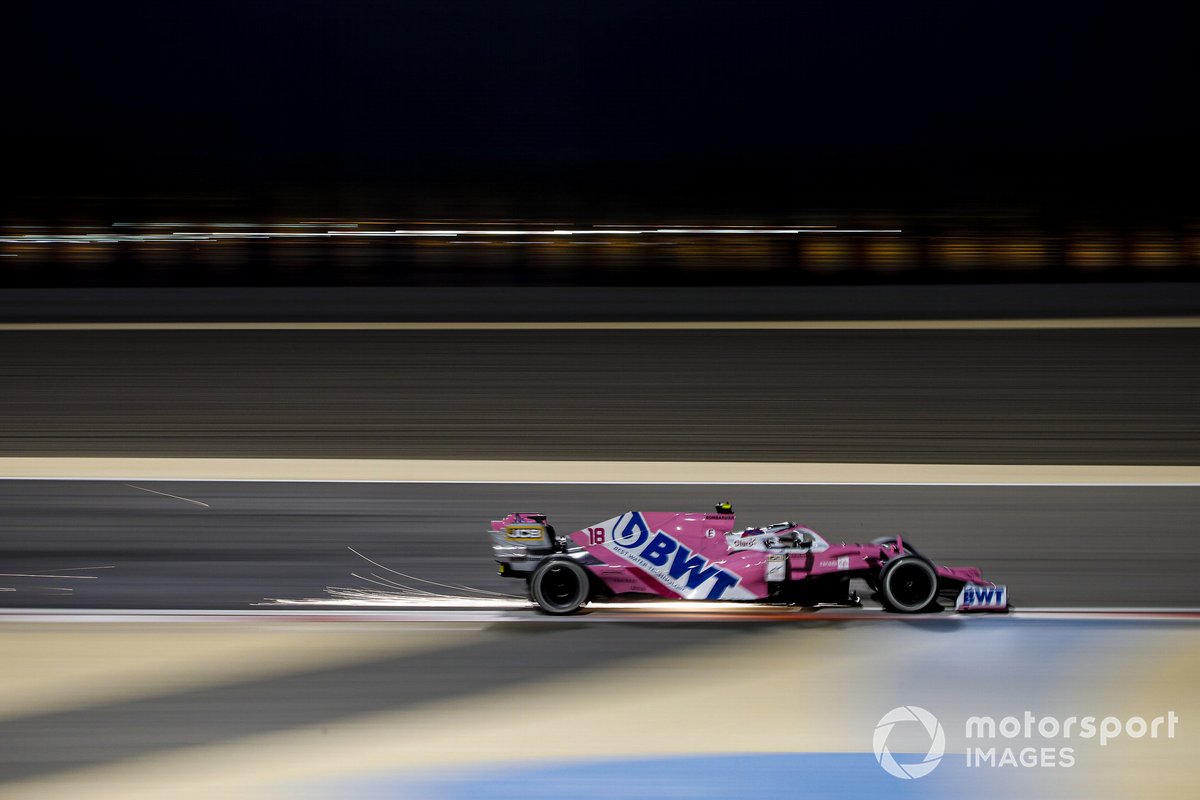 Volano scintille dall'auto di Lance Stroll, Racing Point RP20