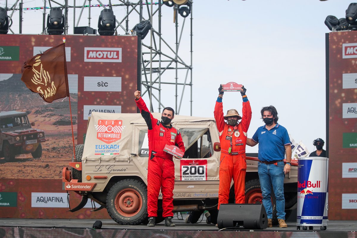 #200 Equipo Euskadi 4x4 Volkswagen: Ignacio Corcuera, Vicente Laurent Iker San with David Castera, Director of the Dakar Rally