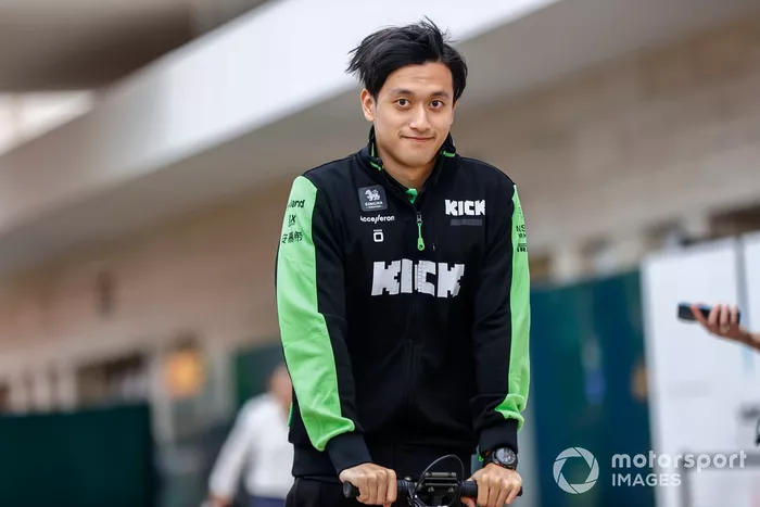 Zhou Guanyu, KICK Sauber