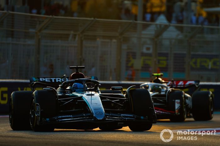 George Russell, Mercedes F1 W15, Nico Hulkenberg, Haas VF-24