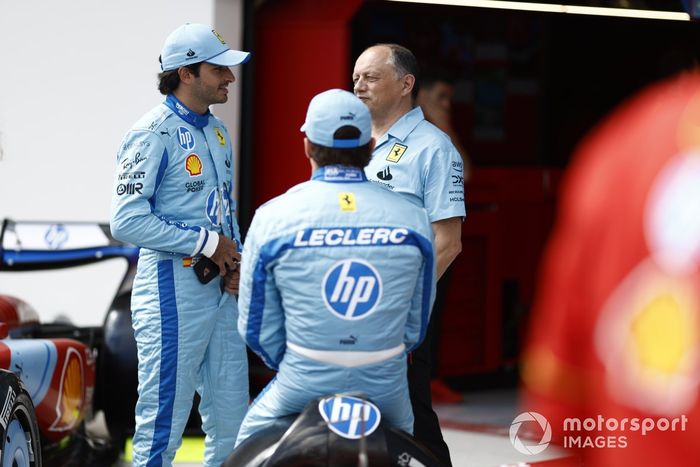 Carlos Sainz, Scuderia Ferrari, Charles Leclerc, Scuderia Ferrari, Frederic Vasseur, Team Principal y Director General, Scuderia Ferrari.