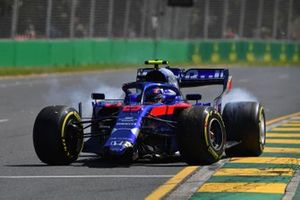 Alexander Albon, Toro Rosso STR14, na crash