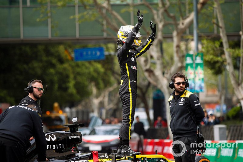 Demonstration with Guanyu Zhou, Renault F1 Team