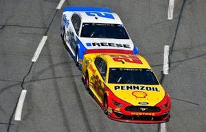 Joey Logano, Team Penske, Ford Mustang Shell Pennzoil, Brad Keselowski, Team Penske, Ford Mustang Reese/DrawTite