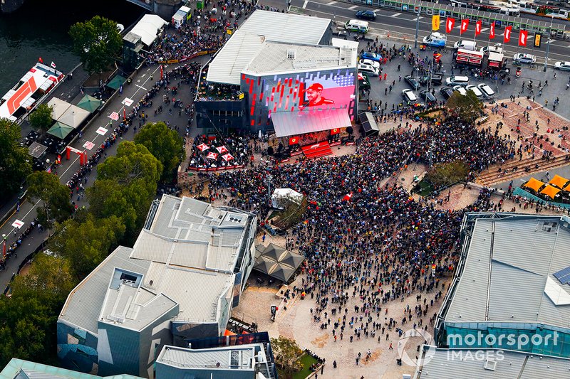 Vista aérea del evento de Federation Square en el centro de Melbourne