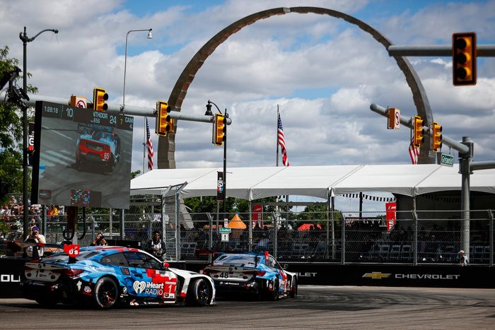 #48 Paul Miller Racing BMW M4 GT3 EVO: Max Hesse, Dan Harper, #1 Paul Miller Racing BMW M4 GT3 EVO: Madison Snow, Neil Verhagen
