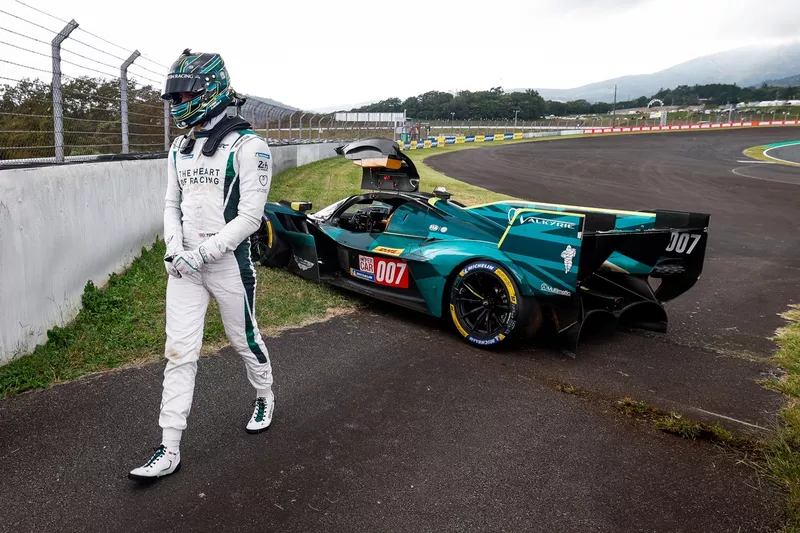 #007 Aston Martin Thor Team Aston Martin Valkyrie : Tom Gamble