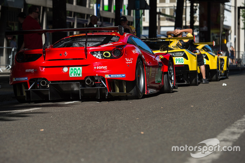 #82 Risi Competizione Ferrari 488 GTE: Toni Vilander, Giancarlo Fisichella, Pierre Kaffer