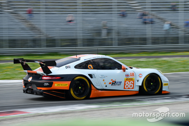 #86 Gulf Racing, Porsche 911 RSR: Michael Wainwright, Ben Barker, Nick Foster