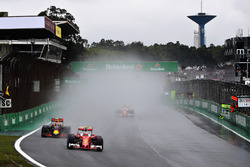 Kimi Raikkonen, Ferrari SF16-H, Max Verstappen, Red Bull Racing RB12, Sebastian Vettel, Ferrari SF16-H