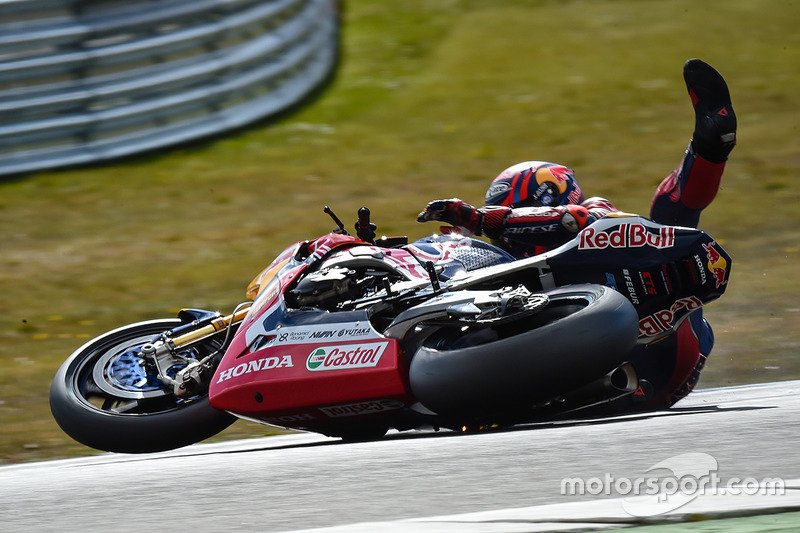Sturz: Stefan Bradl, Honda World Superbike Team