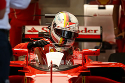Auto von Sebastian Vettel, Ferrari SF70H, mit Cockpitschutz Shield