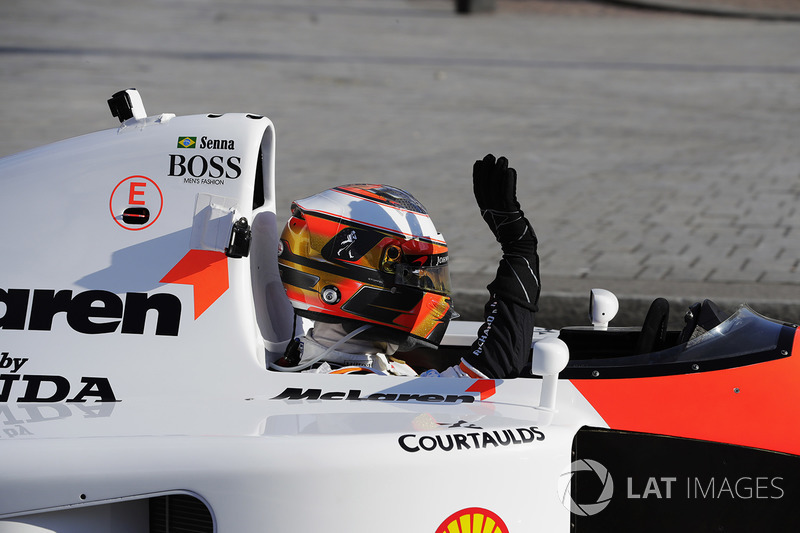Stoffel Vandoorne, McLaren, mengemudikan mobil McLaren MP4/6 1991