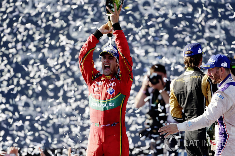 Sébastien Buemi, Renault e.Dams, sprays the champagne after winning the race