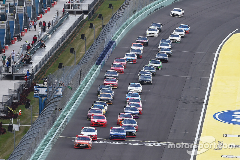 Start: Daniel Suarez, Joe Gibbs Racing, Toyota, führt