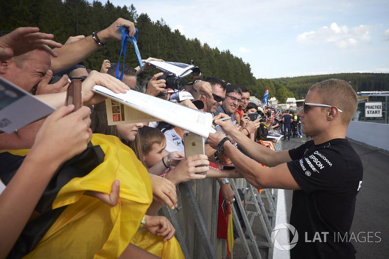 Valtteri Bottas, Mercedes AMG F1, signs autographs for fans