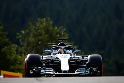 Lewis Hamilton, Mercedes AMG F1 W08, con il dispositivo halo