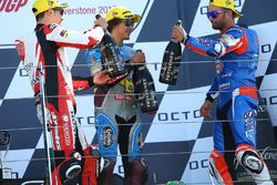 Podium : le vainqueur Takaaki Nakagami, Idemitsu Honda Team Asia, le deuxième Mattia Pasini, Italtrans Racing Team, le troisième Franco Morbidelli, Marc VDS