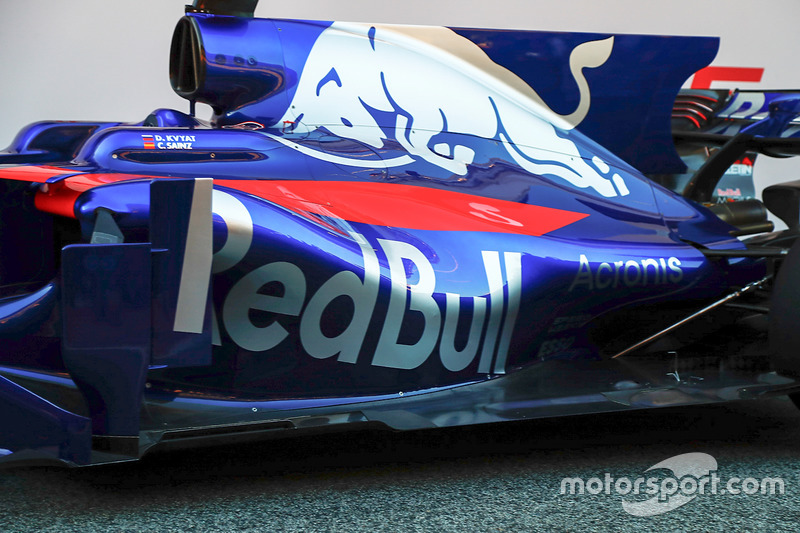 Scuderia Toro Rosso STR12 detail