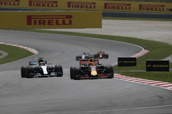 Max Verstappen, Red Bull Racing RB13 leads Lewis Hamilton, Mercedes-Benz F1 W08