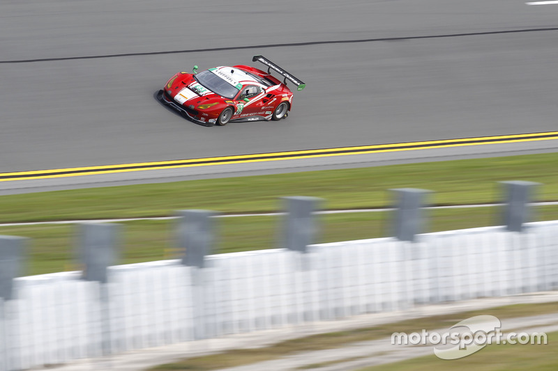 #63 Scuderia Corsa Ferrari 488 GT3: Christina Nielsen, Alessandro Balzan, Sam Bird, Matteo Cressoni