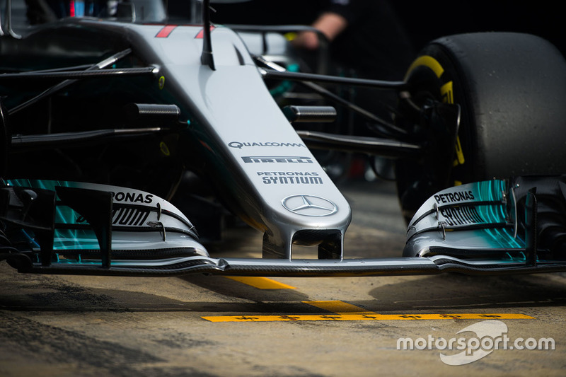 Valtteri Bottas, Mercedes AMG F1 W08 front wing detail