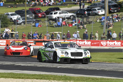 #88 Absolute Racing Bentley Continental GT3: Adderly Fong