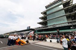 Fernando Alonso, Andretti Autosport, Honda; beim offiziellen Qualifying-Bild nach dem Qualifying