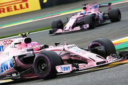 Esteban Ocon, Sahara Force India VJM10, Sergio Perez, Sahara Force India VJM10