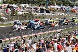 Adam Lacko, Freightliner leads at the start