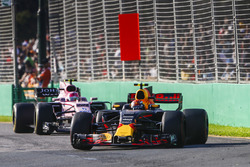 Max Verstappen, Red Bull Racing RB13, leads Esteban Ocon, Force India VJM10