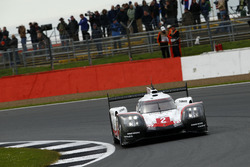 #2 Porsche Team Porsche 919 Hybrid: Timo Bernhard, Earl Bamber, Brendon Hartley