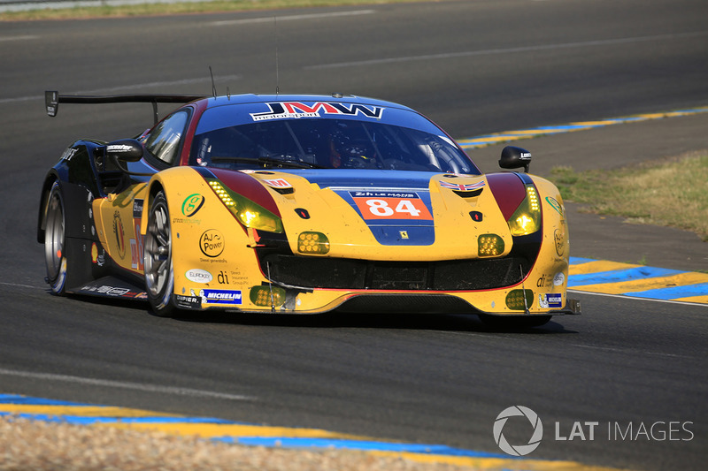 JMW Motorsport Ferrari #84 - Smith/Stevens/Vanthoor jadi pemenang kelas GTE Am