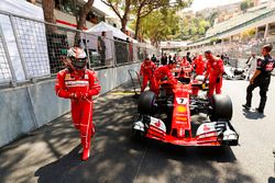 Kimi Raikkonen, Ferrari SF70H, on pole position