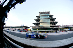 Kasey Kahne, Hendrick Motorsports Chevrolet takes the checkered flag