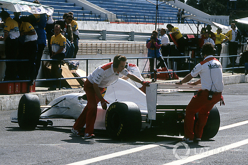 Ayrton Senna, McLaren MP4/8 fitted with a Chrysler/Lamborghini V12 engine