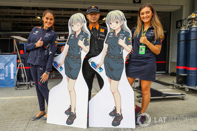 Taraftar ve Red Bull Racing kızları