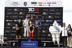 Podium: Race wimmer Aurélien Panis, Boutsen Ginion Racing, Honda Civic Type-R TCR, second place Giacomo Altoé, M1RA, Honda Civic TCR, third place Stefano Comini, Comtoyou Racing, Audi RS3 LMS