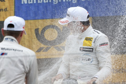 Подиум: Роберт Уикенс, Mercedes-AMG Team HWA, и Марко Виттман, BMW Team RMG