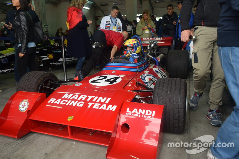 Atmosfera nei box di Imola