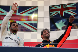 Race winner Lewis Hamilton, Mercedes AMG F1 and Daniel Ricciardo, Red Bull Racing celebrate on the p