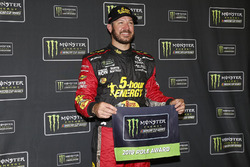 Ganador de la pole Martin Truex Jr., Furniture Row Racing, Toyota Camry 5-hour ENERGY/Bass Pro Shops