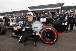 Ganador de la pole Robert Wickens, Schmidt Peterson Motorsports Honda